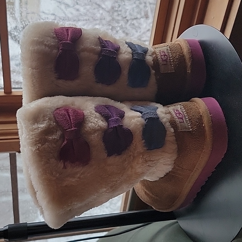 UGG | Girl's Bow Boots